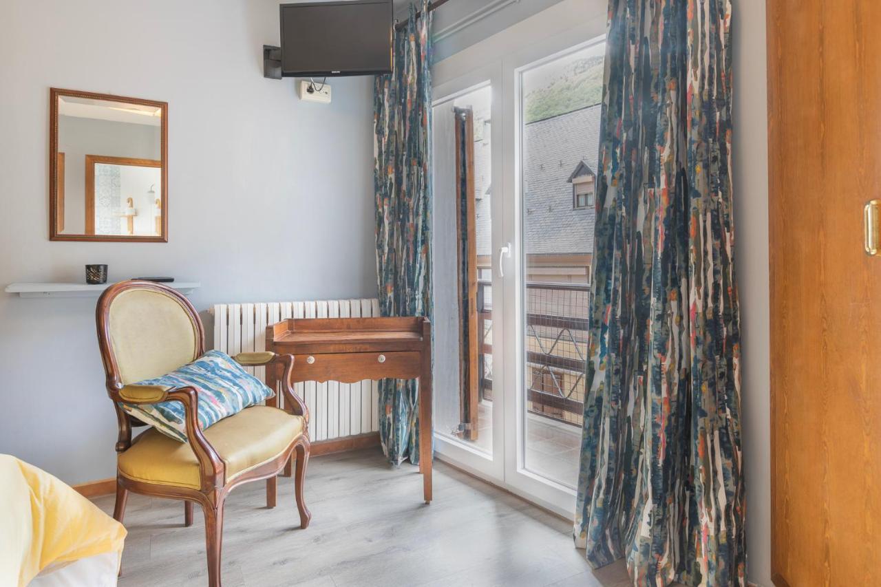 Hostaltina Bossost Buitenkant foto
