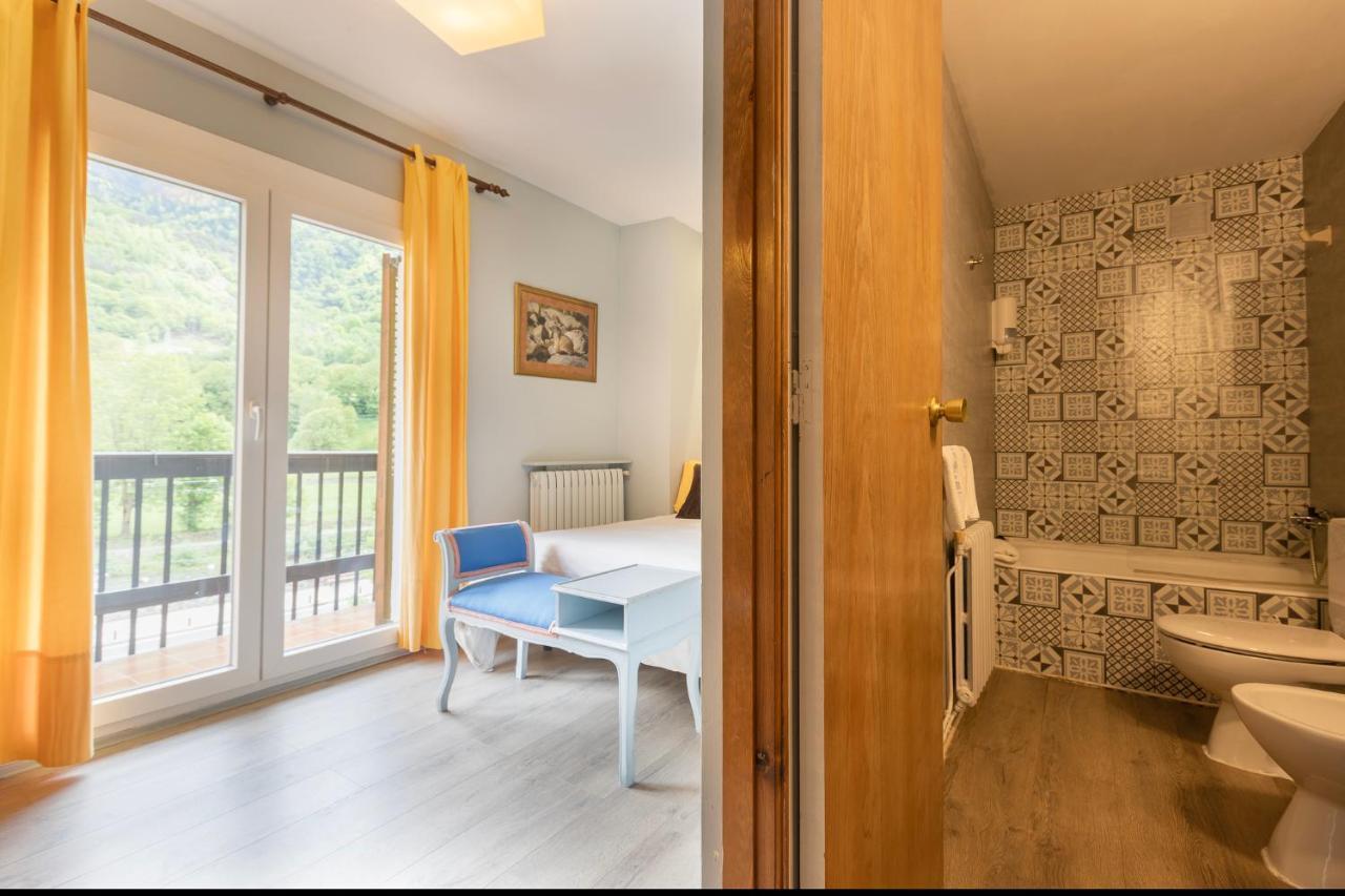 Hostaltina Bossost Buitenkant foto