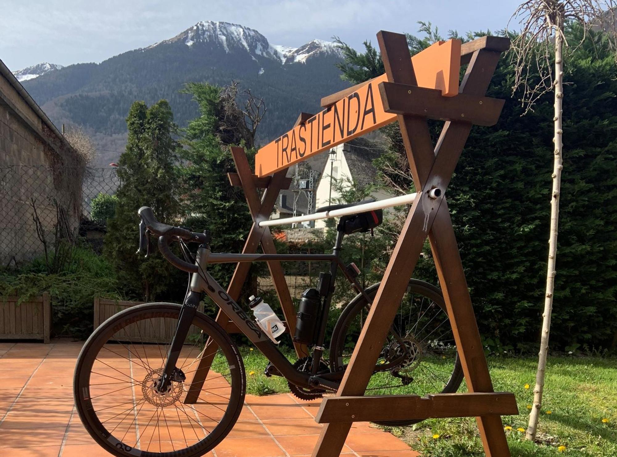 Hostaltina Bossost Buitenkant foto
